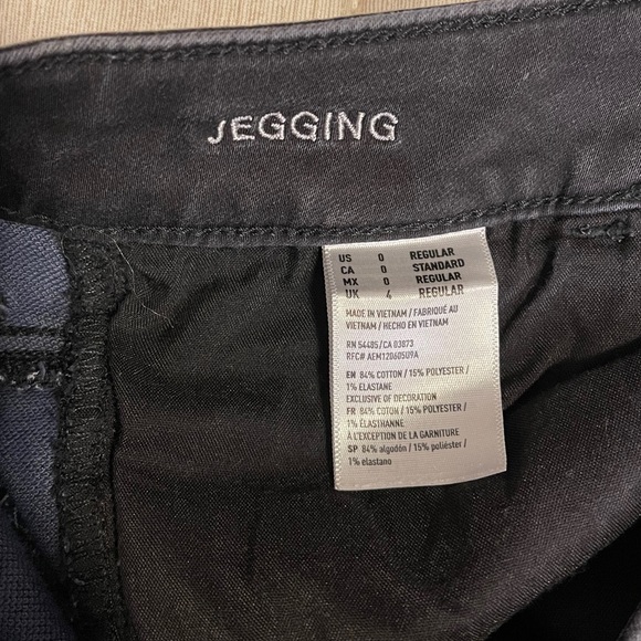 American Eagle Super Stretch Black Jeggings - Picture 2 of 3